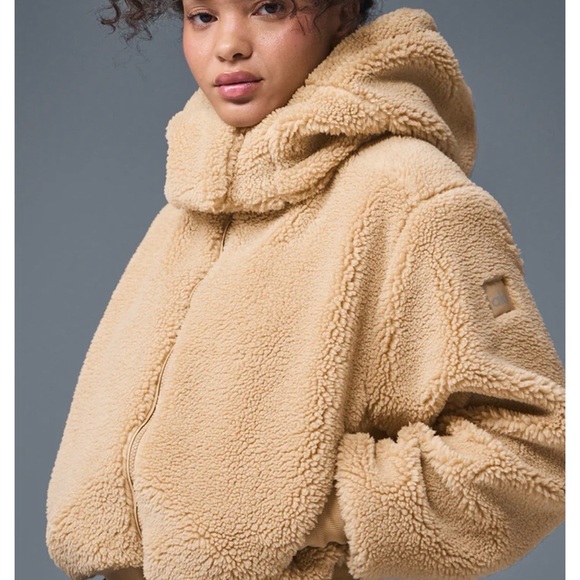 ALO Yoga Jackets & Blazers - Like New ALO Foxy Sherpa Jacket Large